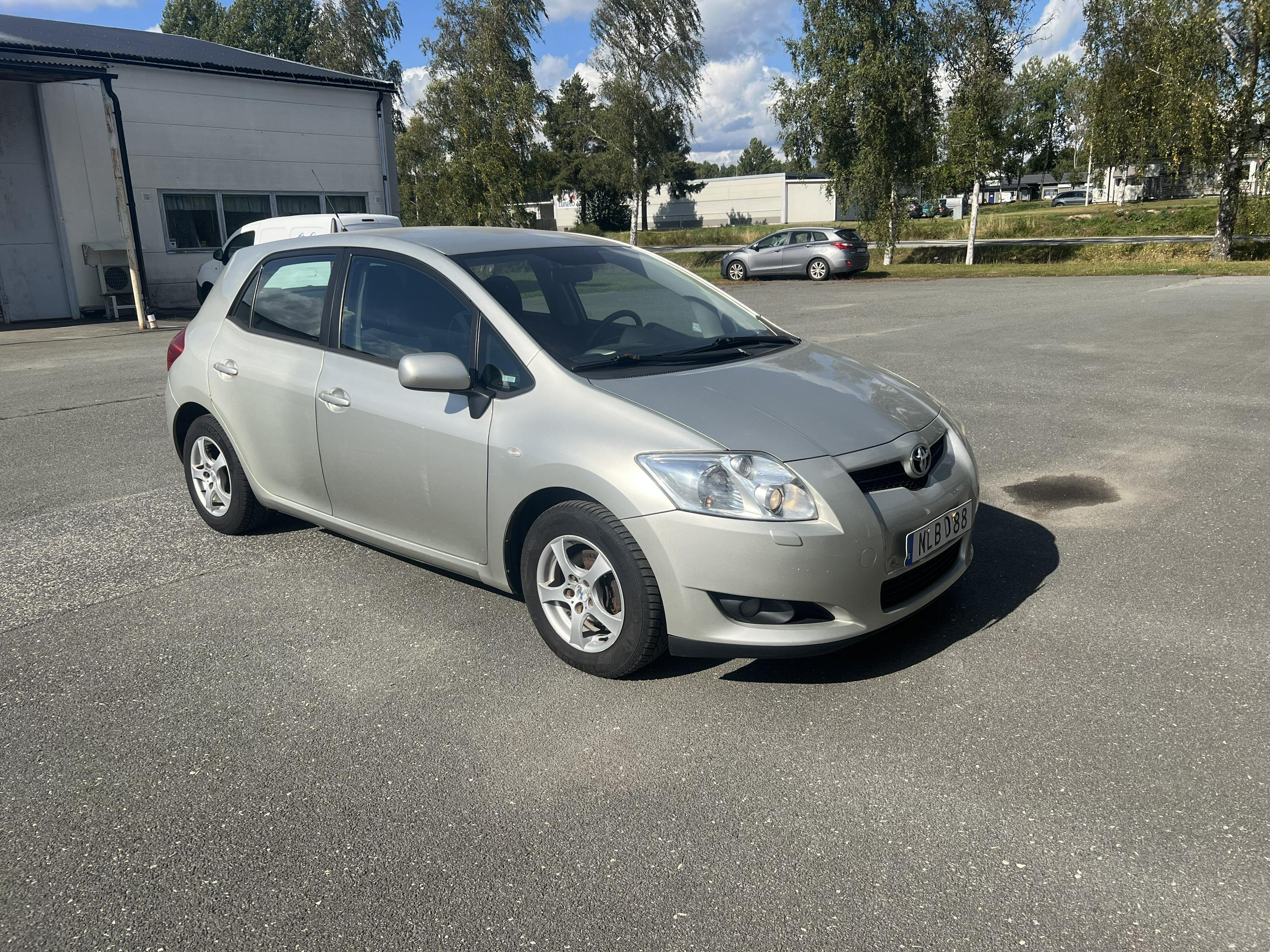 Toyota Auris 5-door 1.6 Dual VVT-i Manual, 124hp, 2007