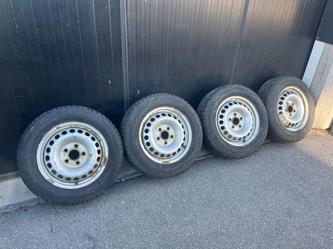 205/65 16 Vinterhjul dubb VW ...