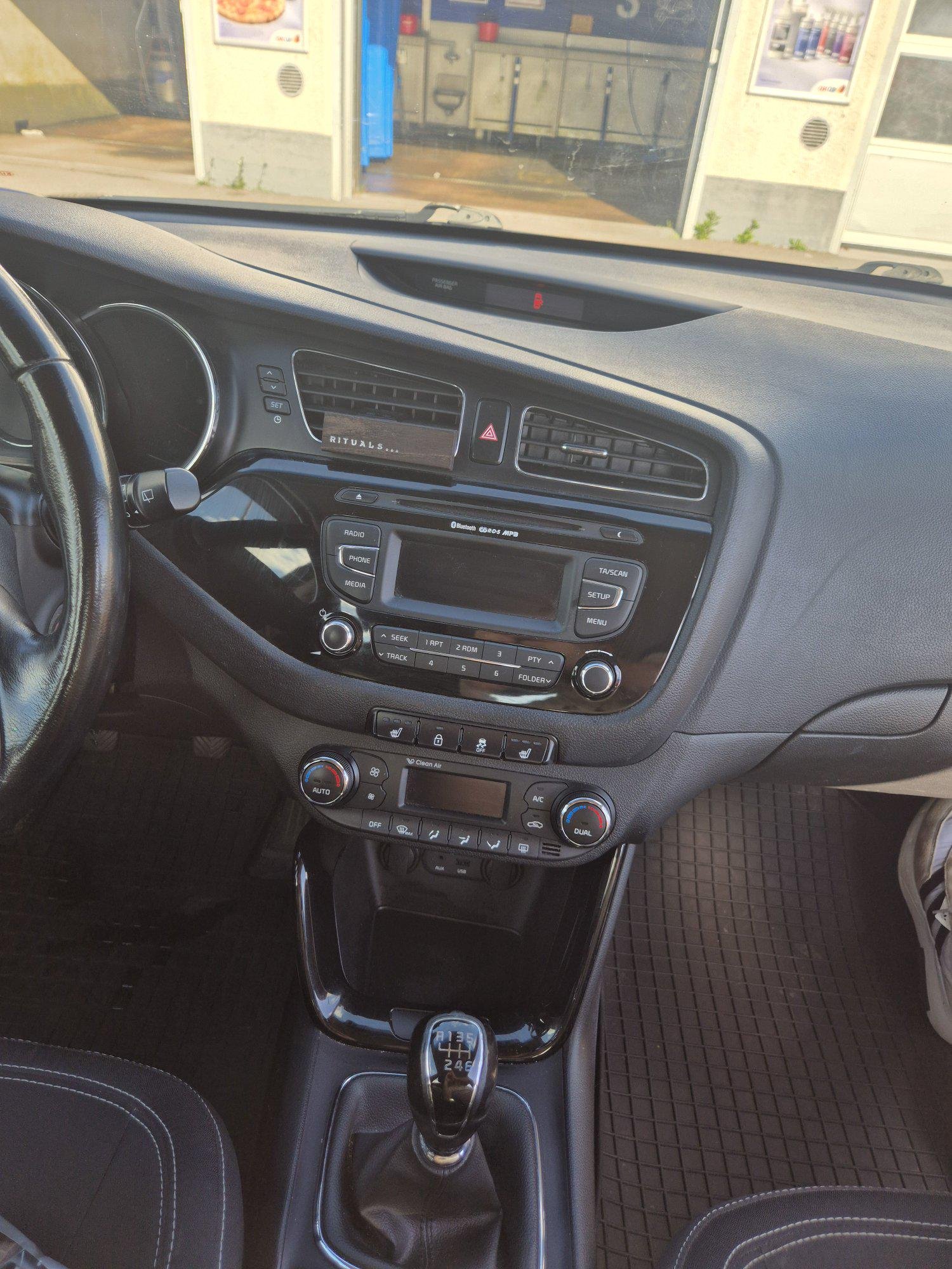 Kia cee'd 1.6 CRDi Manuell, 6-trinn, 128ps, 2013