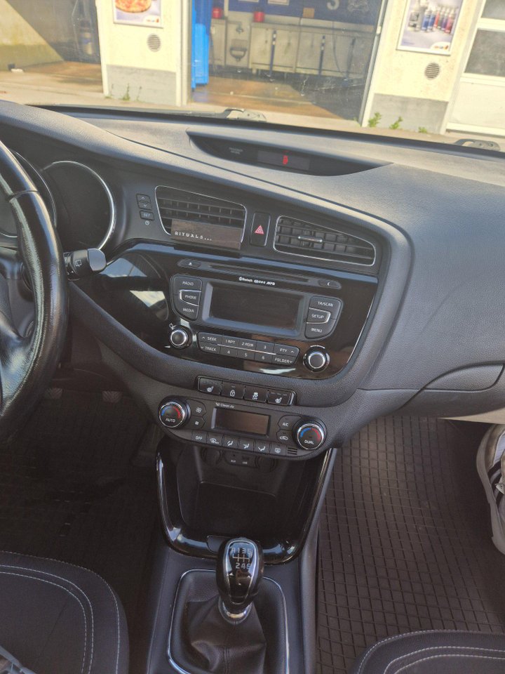 Kia cee'd 1.6 CRDi Manuell, 6-trinn, 128ps, 2013