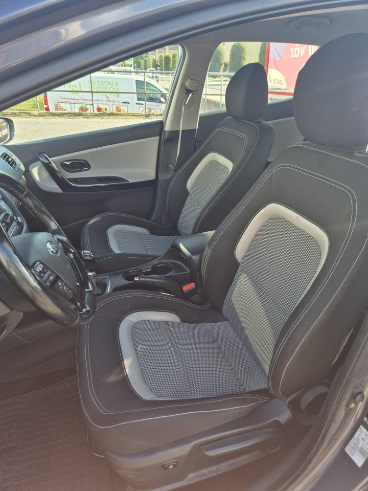 Kia cee'd 1.6 CRDi Manuell, 6-trinn, 128ps, 2013