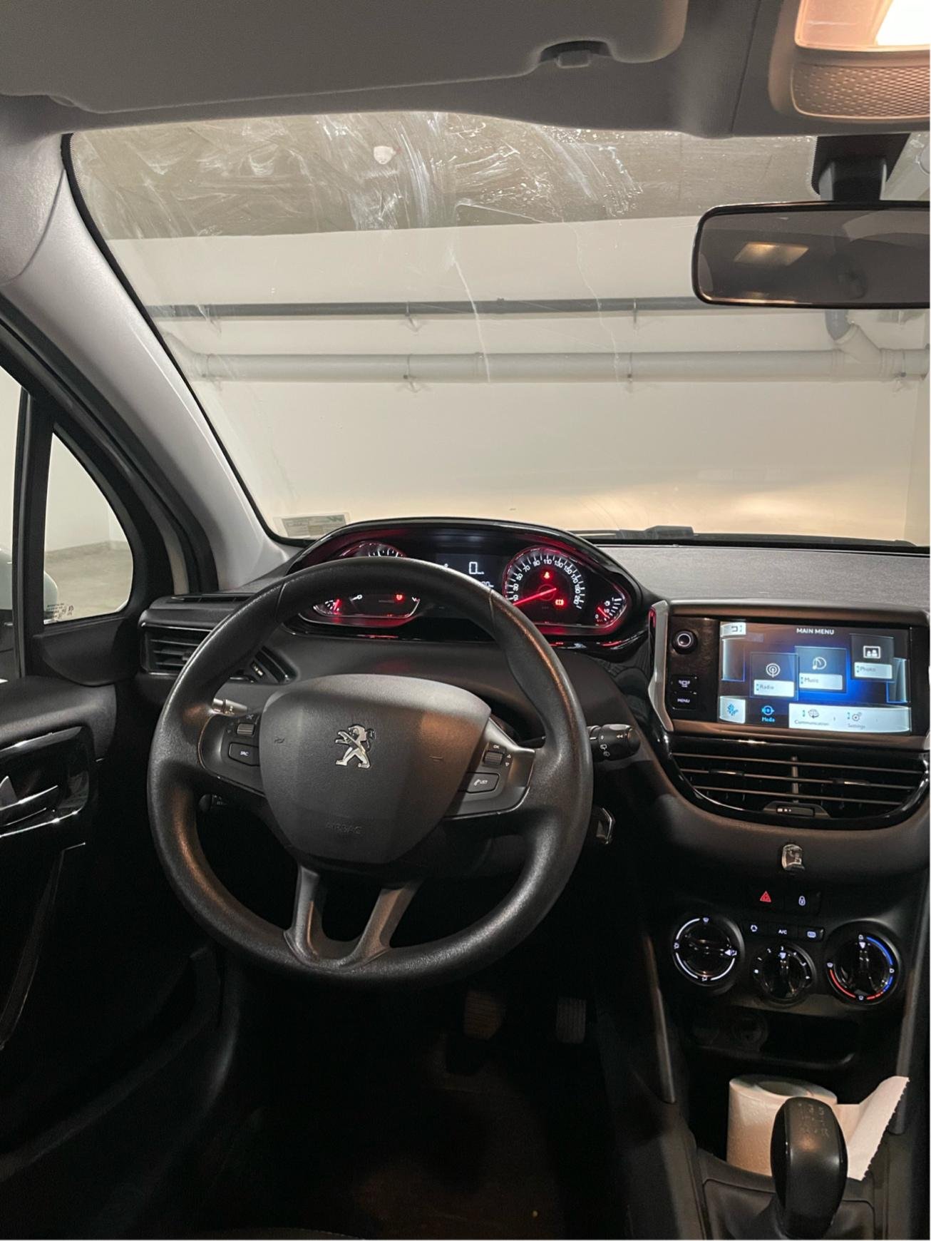 Peugeot 208 5-door 1.2 VTi 82 Manual, 82hp, 2013