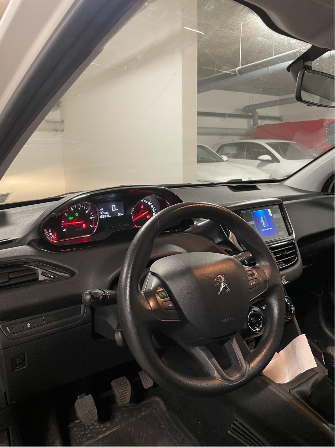 Peugeot 208 5-door 1.2 VTi 82 Manual, 82hp, 2013
