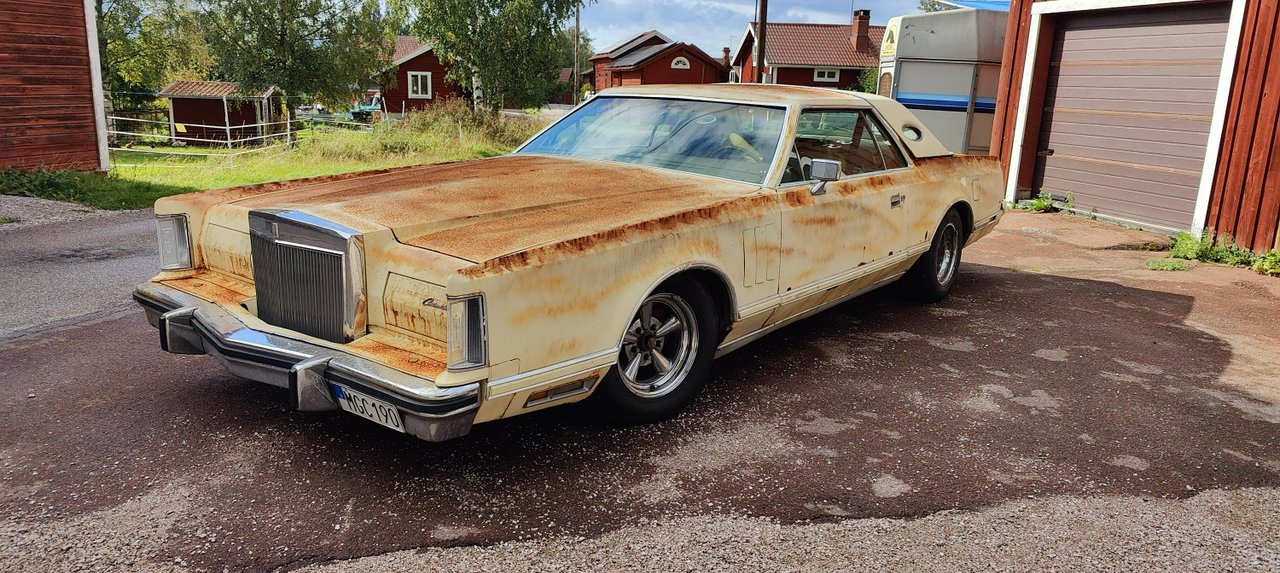 Lincoln Continental Mark V OM606