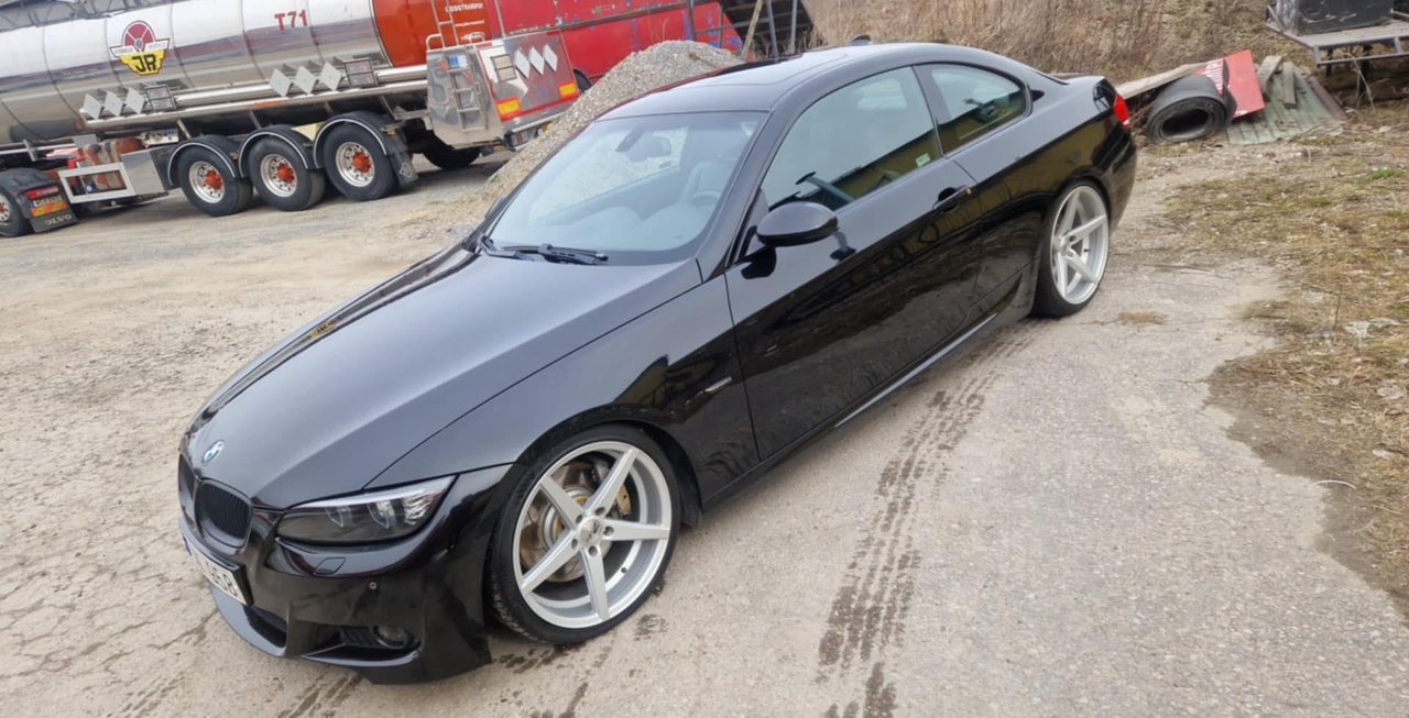 BMW 335i Coupé Manuell, 6-trinn, 306ps, 2007