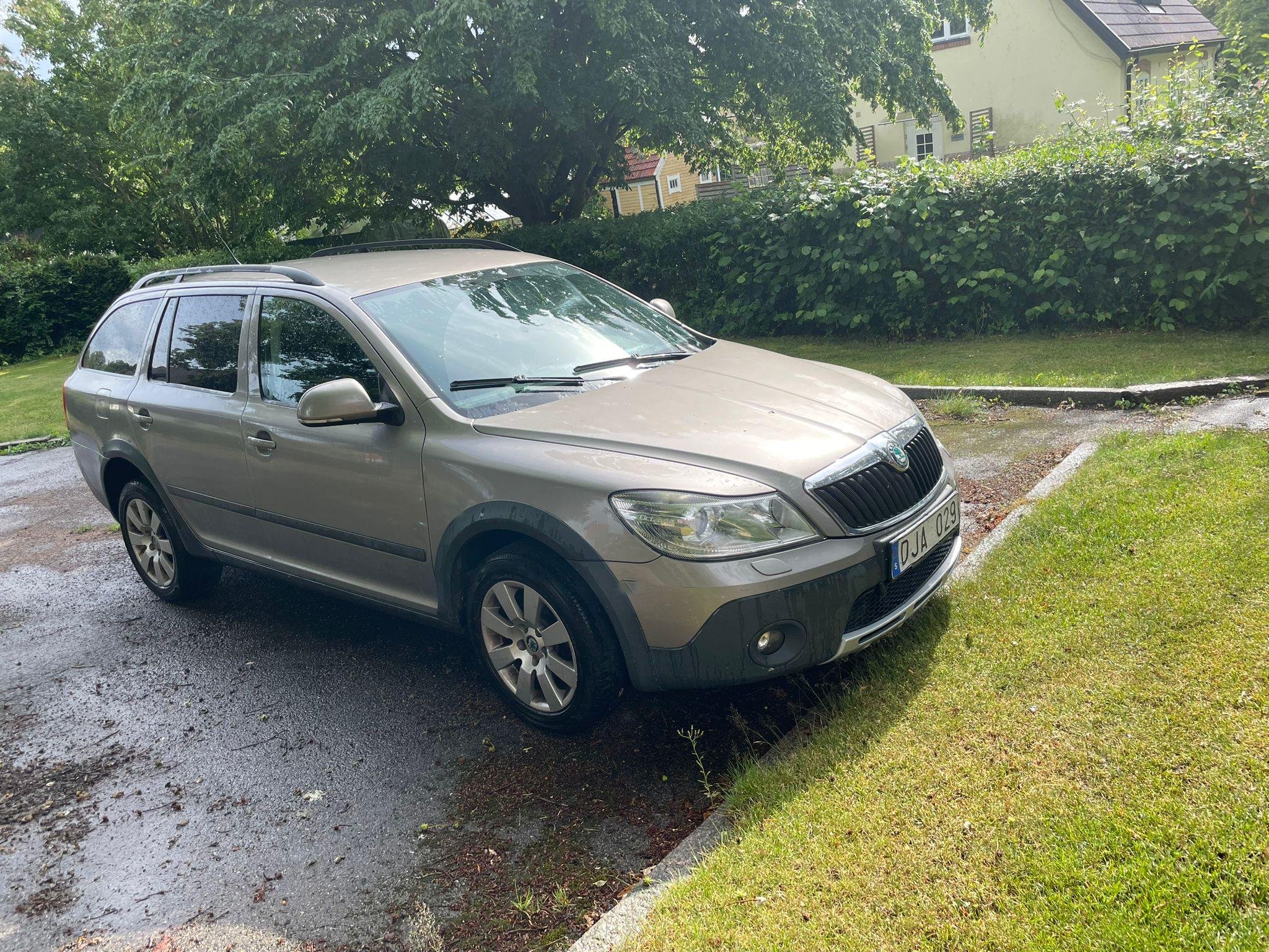 Škoda Octavia Scout 2.0 TDI 4x4 Manuell, 140hk, 2011