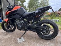 KTM Duke 890