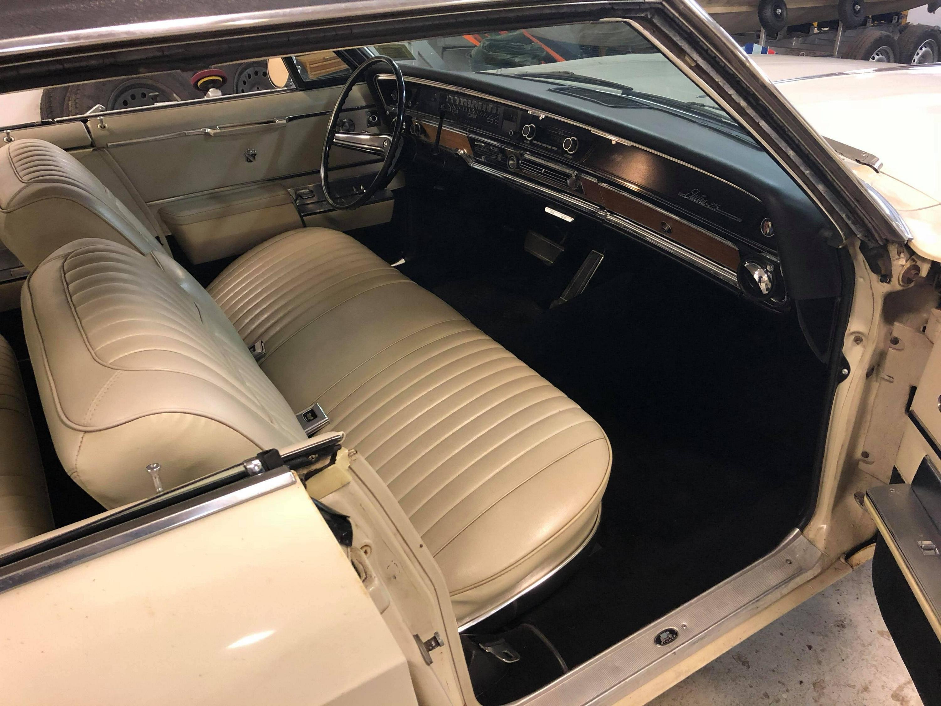 Buick Electra 225 Custom 4-door Hardtop 6.6 V8 Automatic, 330hp, 1966