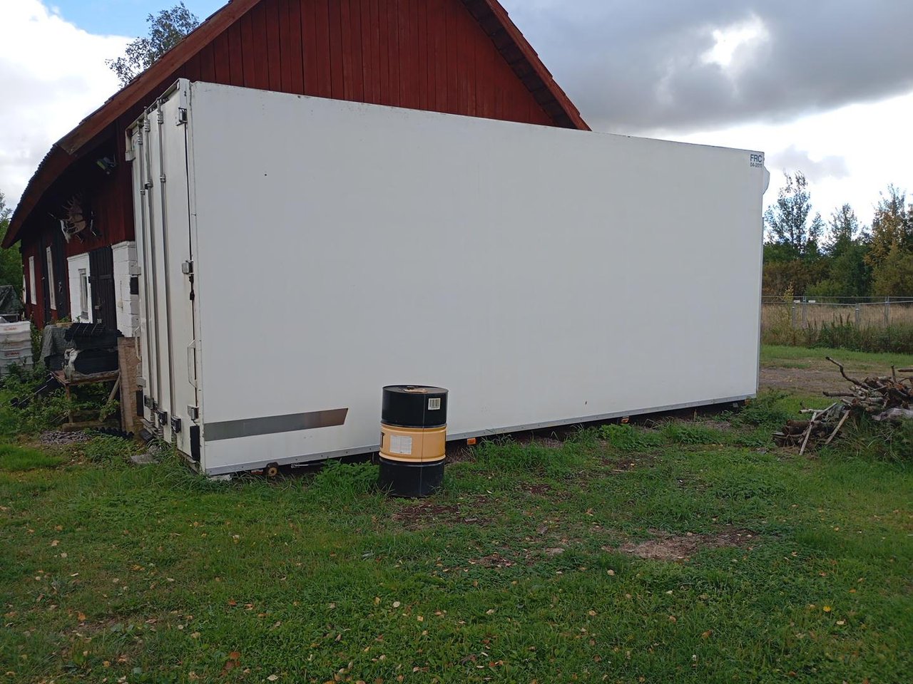 isolerat lastbilsskåp 20 fot 