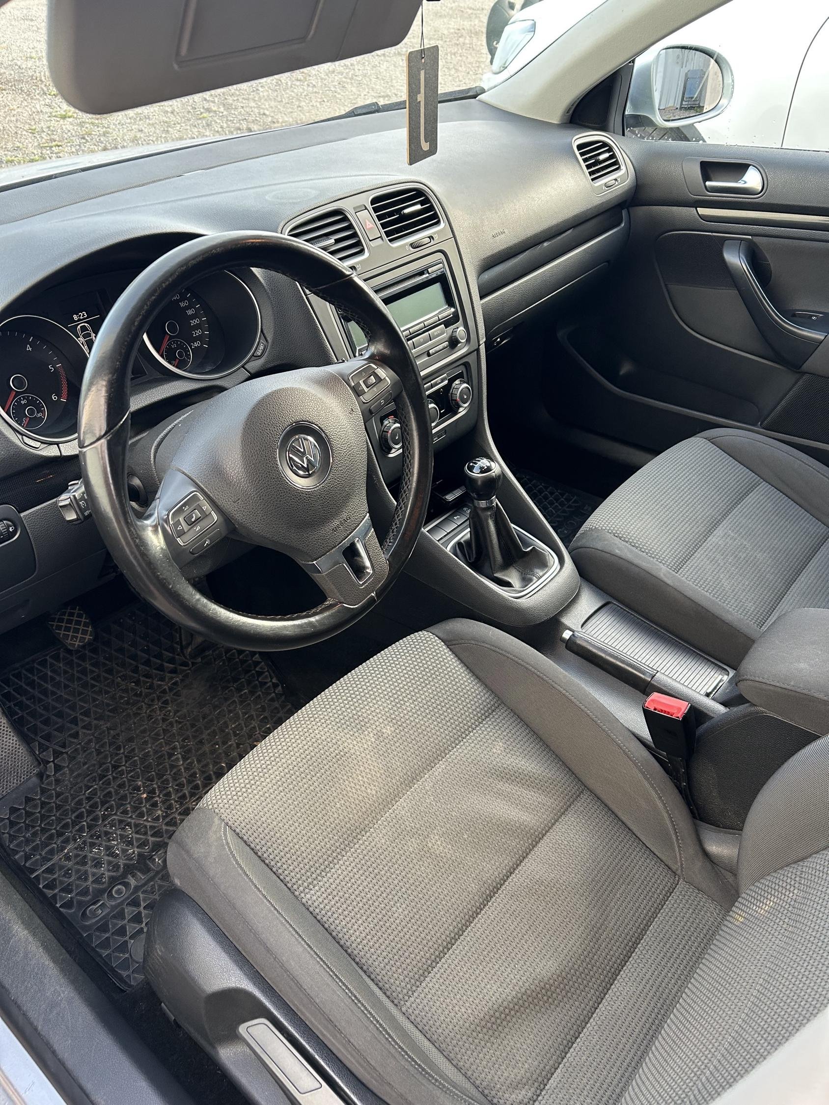 Volkswagen Golf Variant 1.6 TDI DPF BMT Manual, 105hp, 2010