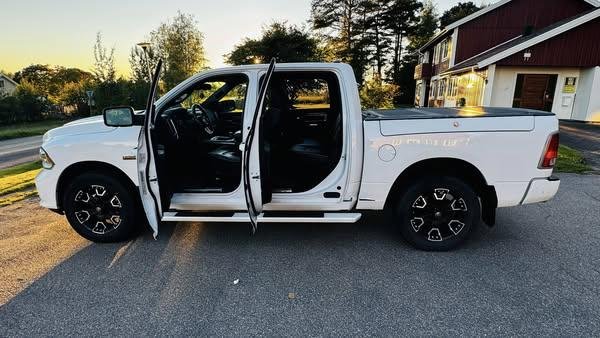 RAM 1500 Crew Cab 5.7 V8 HEMI 4x4 TorqueFlite, 395hk, 2018