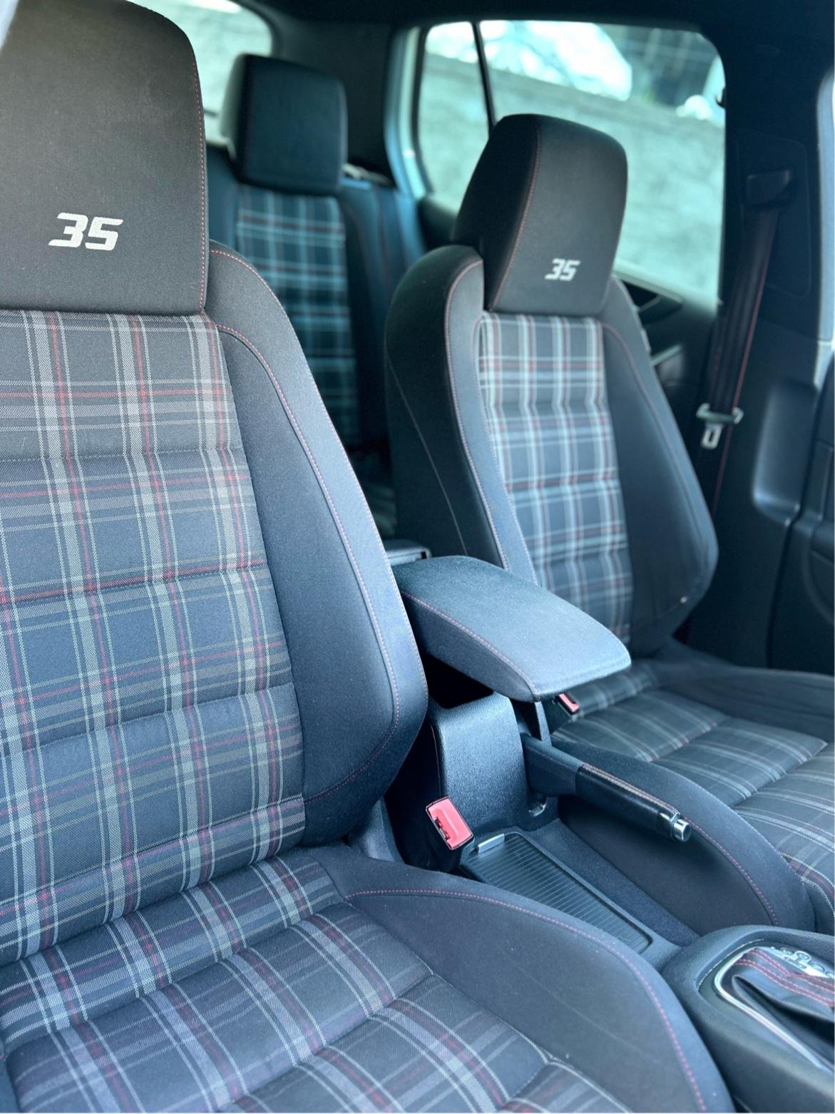 Volkswagen Golf 5-door GTI Edition 35 2.0 TSI DSG Sequential, 235hp, 2012