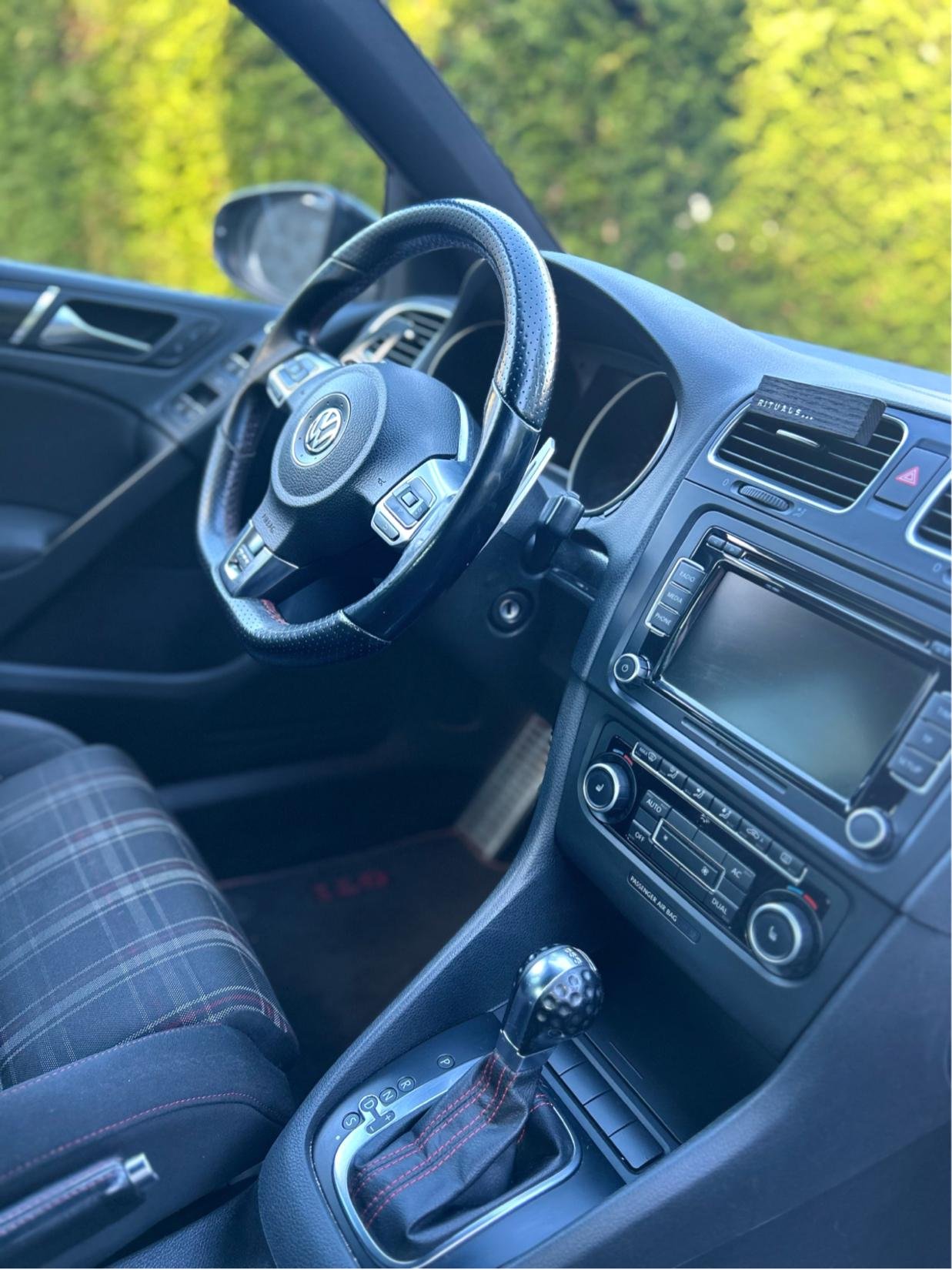 Volkswagen Golf 5-door GTI Edition 35 2.0 TSI DSG Sequential, 235hp, 2012