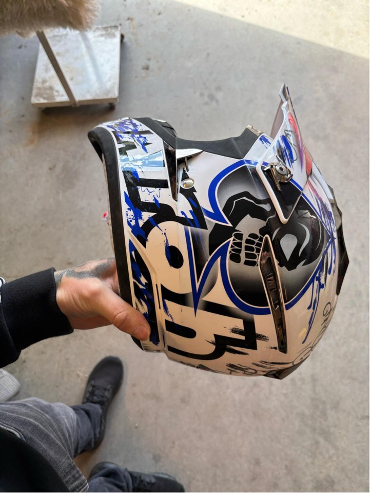 Crosshjälmar- Aeroh & Bell moto9