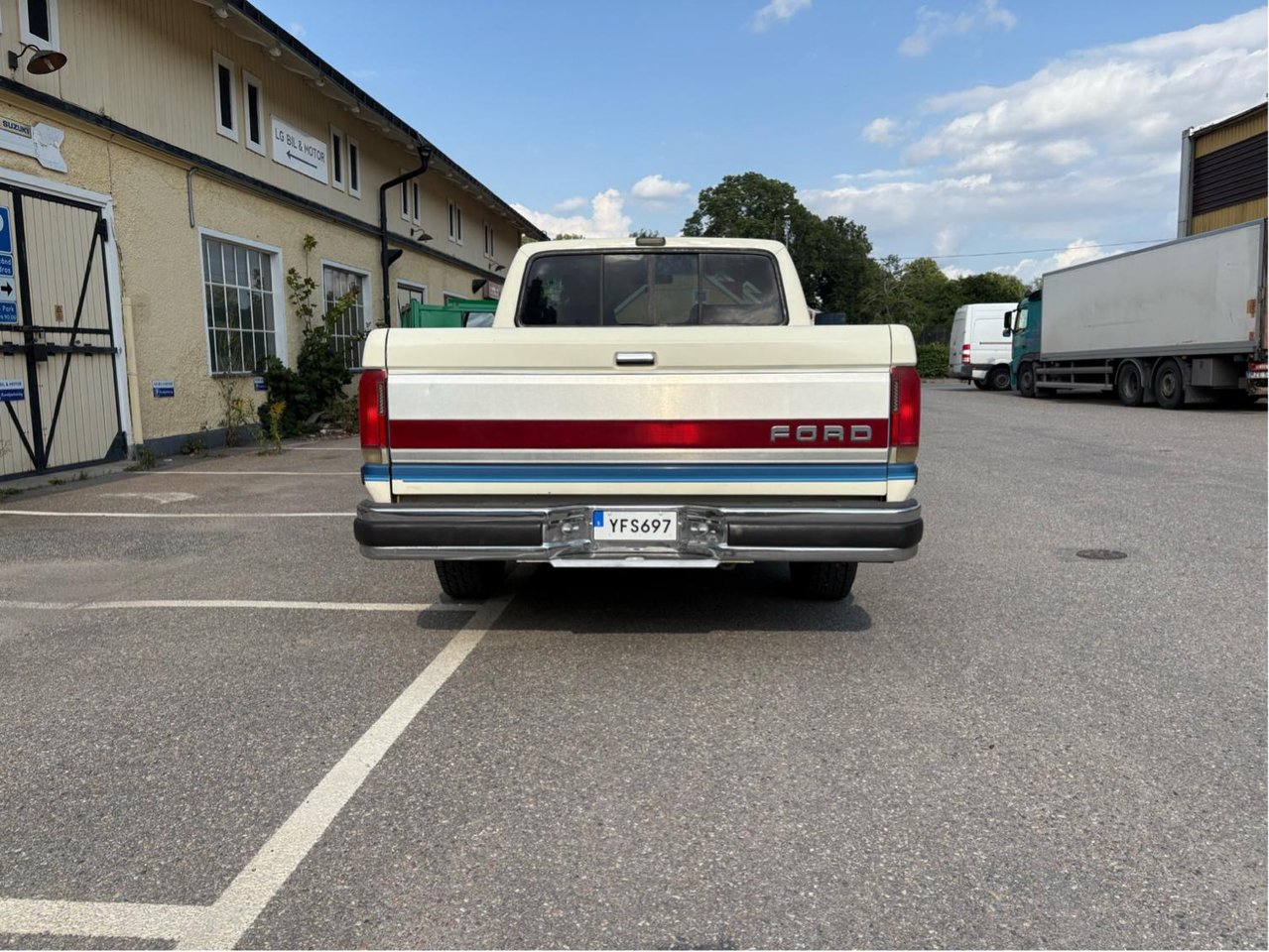 Ford F-150 Regular Cab 5.8 V8 EFI SelectShift, 213hp, 1990