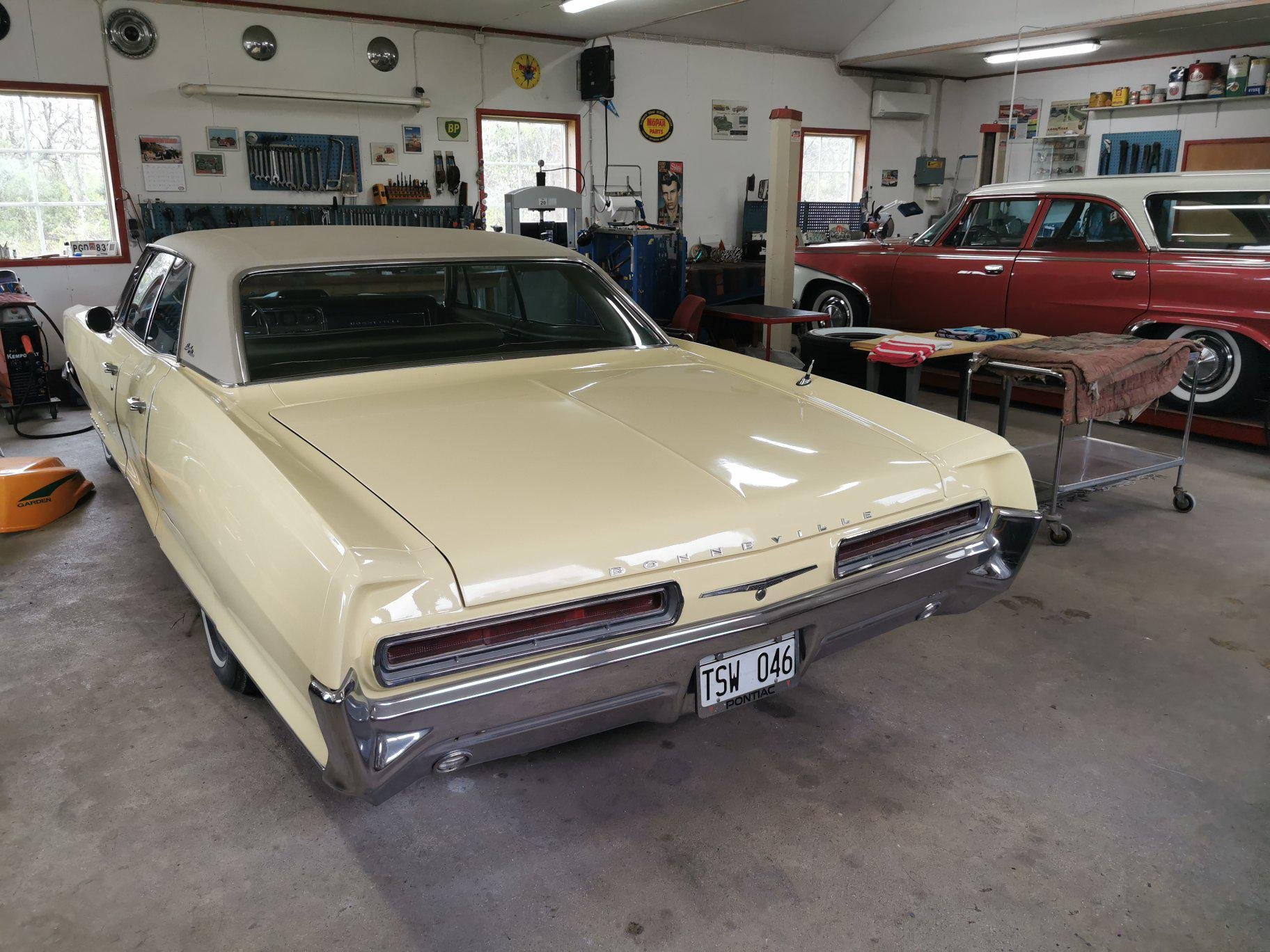 Pontiac Bonneville 4-dørs Hardtop 6.4 V8 Hydra-Matic, 3-trinn, 260hk, 1966