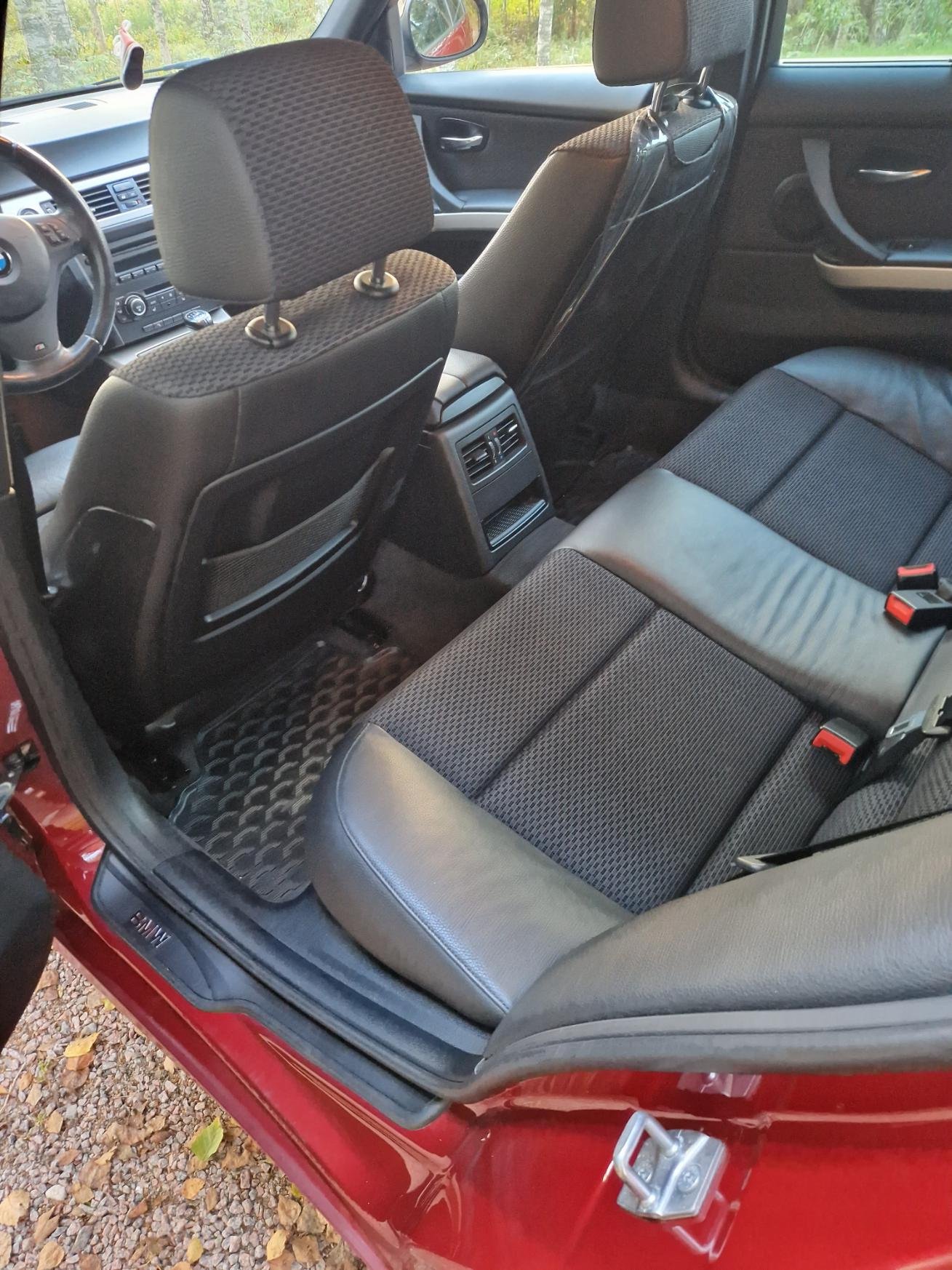 BMW 320d EfficientDynamics Edition Touring Manuell, 163hk, 2011