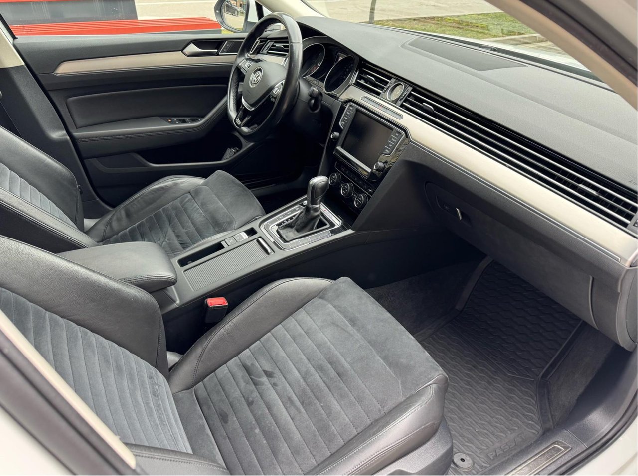 Volkswagen Passat Sportscombi 2.0 TDI DPF SCR BMT 4Motion DSG Sekventiell, 190hk, 2016