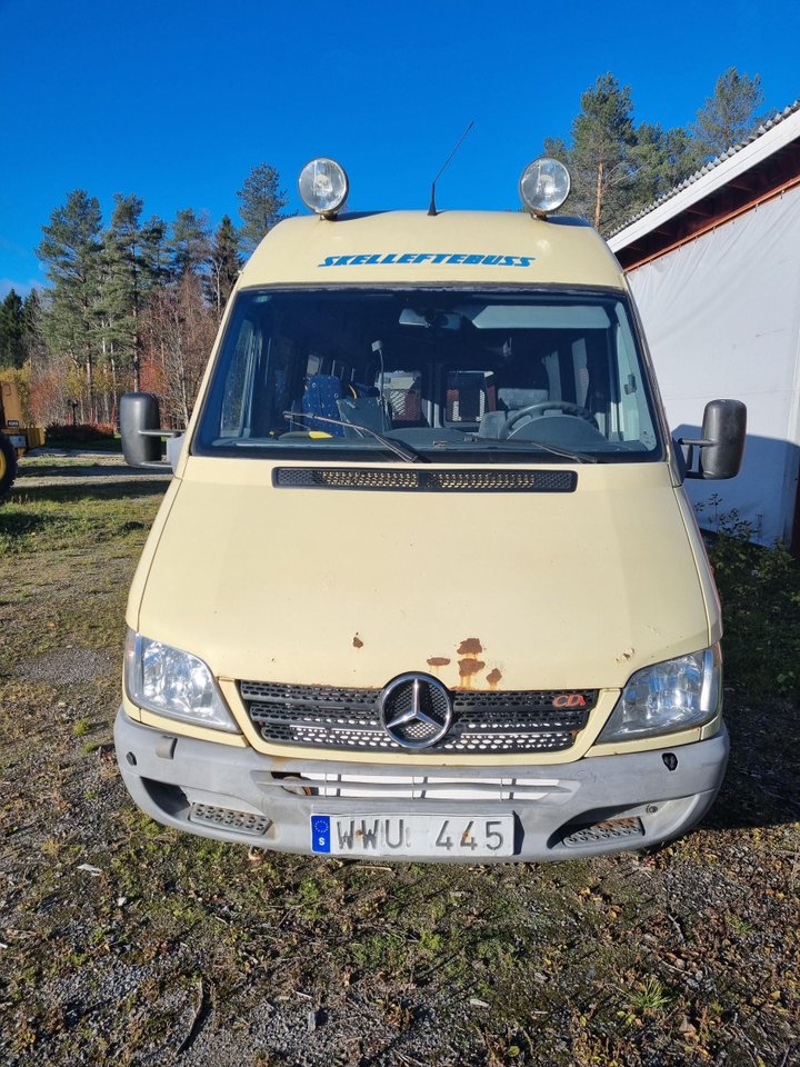 Färdtjänstbuss Mercedes Benz