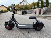 Svart cool Fatscooter