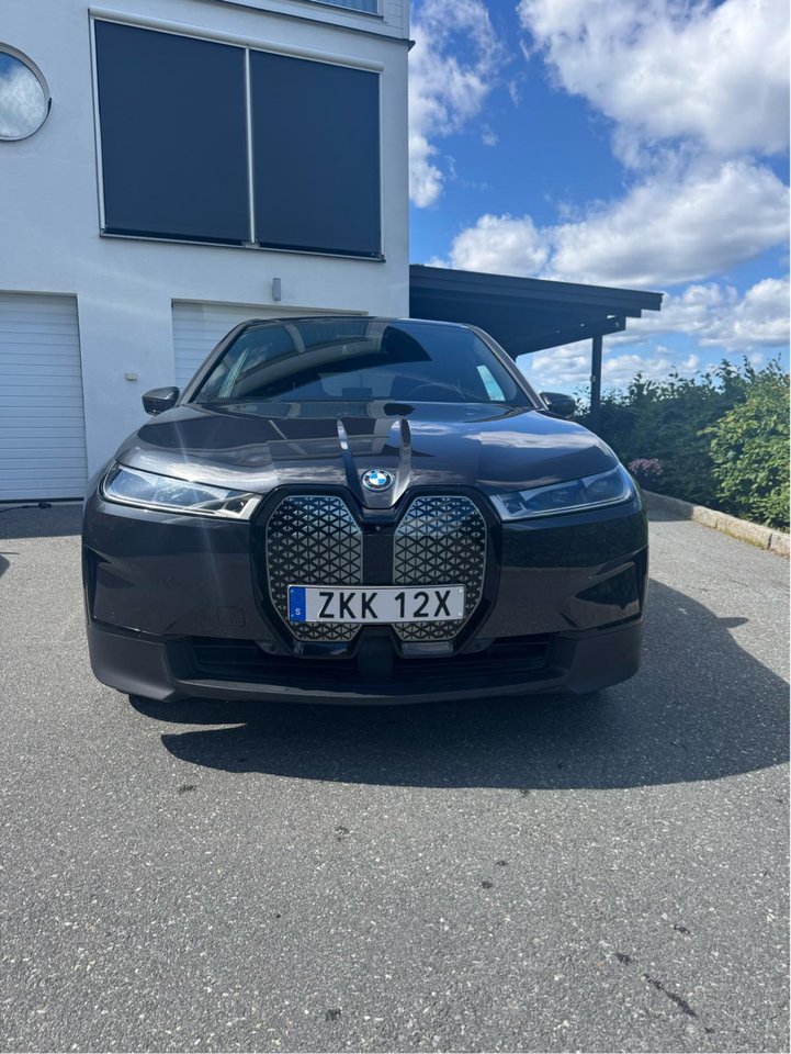 BMW iX xDrive40, 326hk, 2022