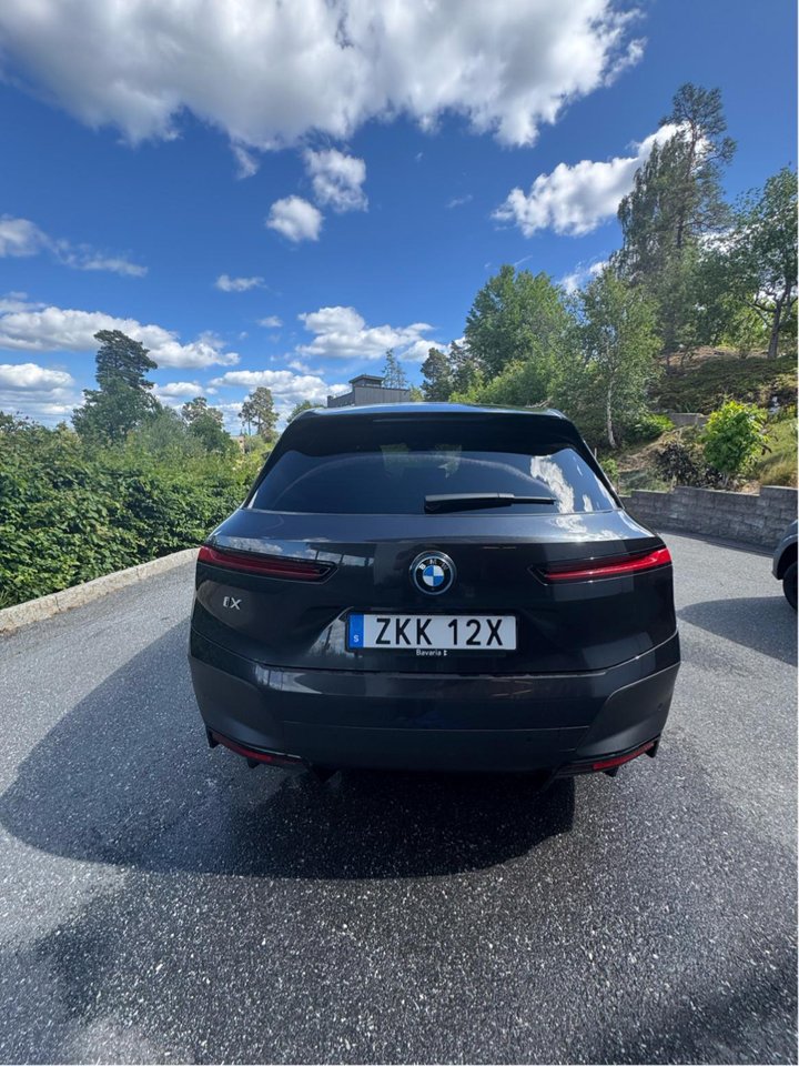BMW iX xDrive40, 326hk, 2022