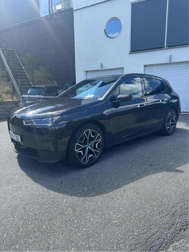BMW iX xDrive40, 326hk, 2022