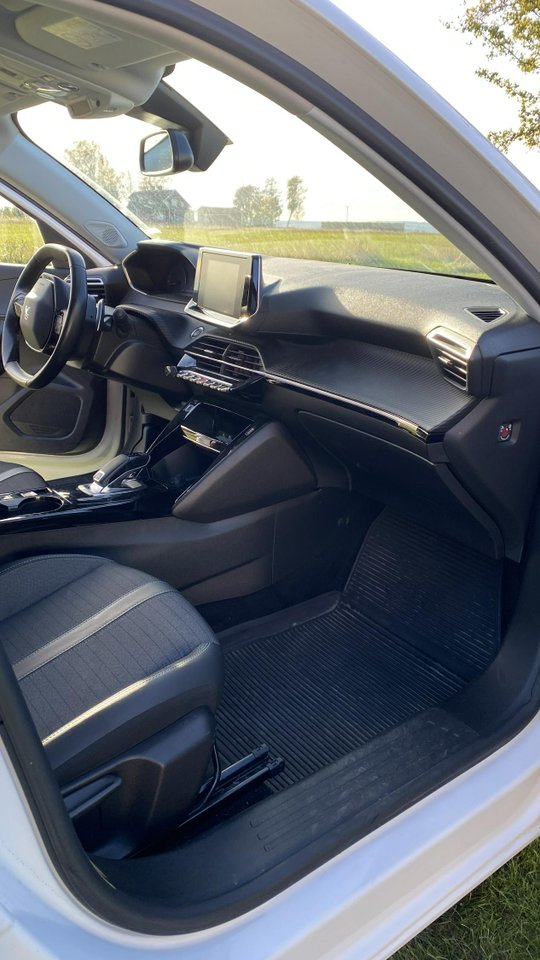 Peugeot 2008 1.2 PureTech 130 EAT, 131hp, 2021