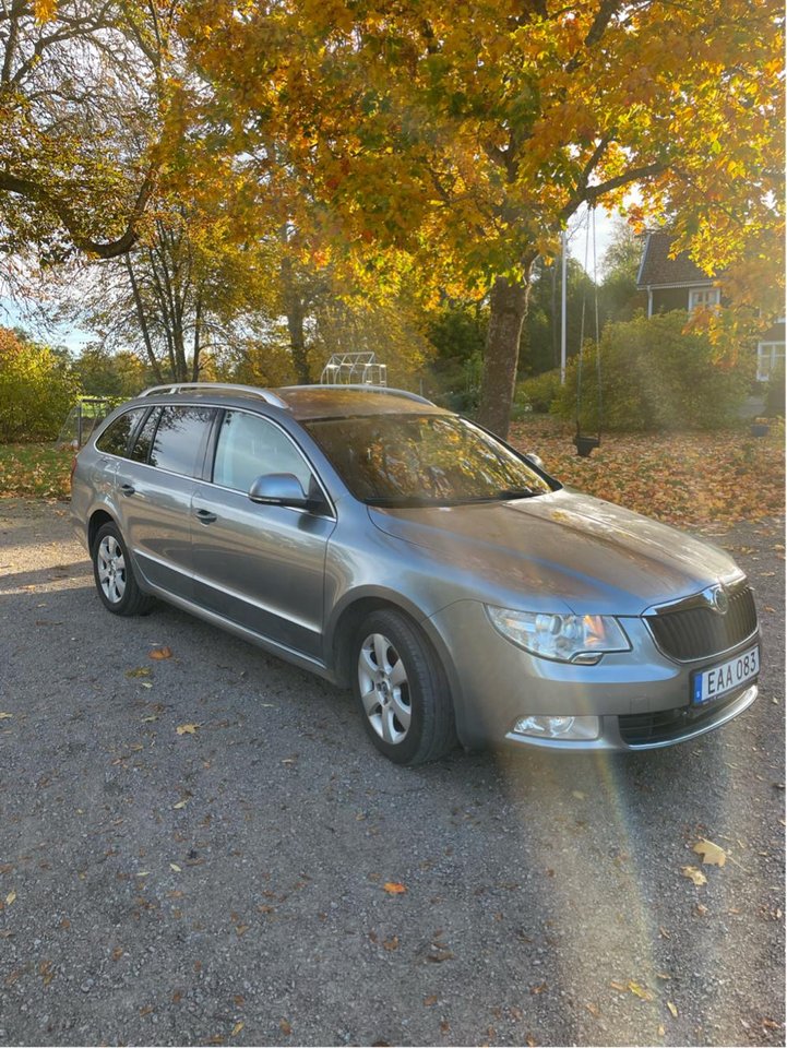 Škoda Superb Kombi 2.0 TDI Manuell, 140hk, 2011
