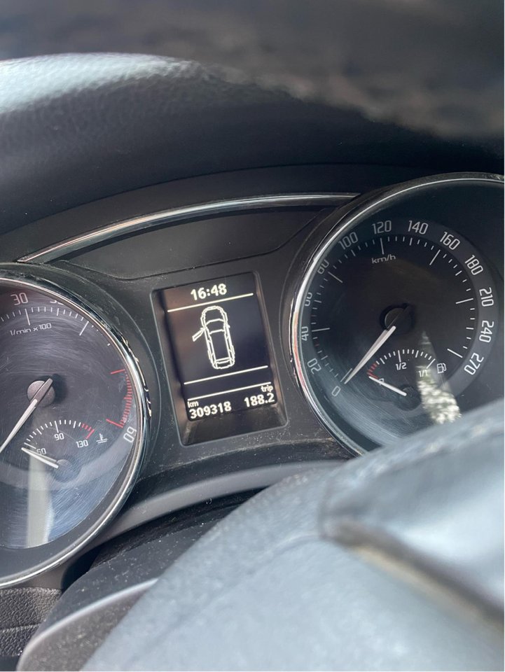 Škoda Superb Kombi 2.0 TDI Manuell, 140hk, 2011