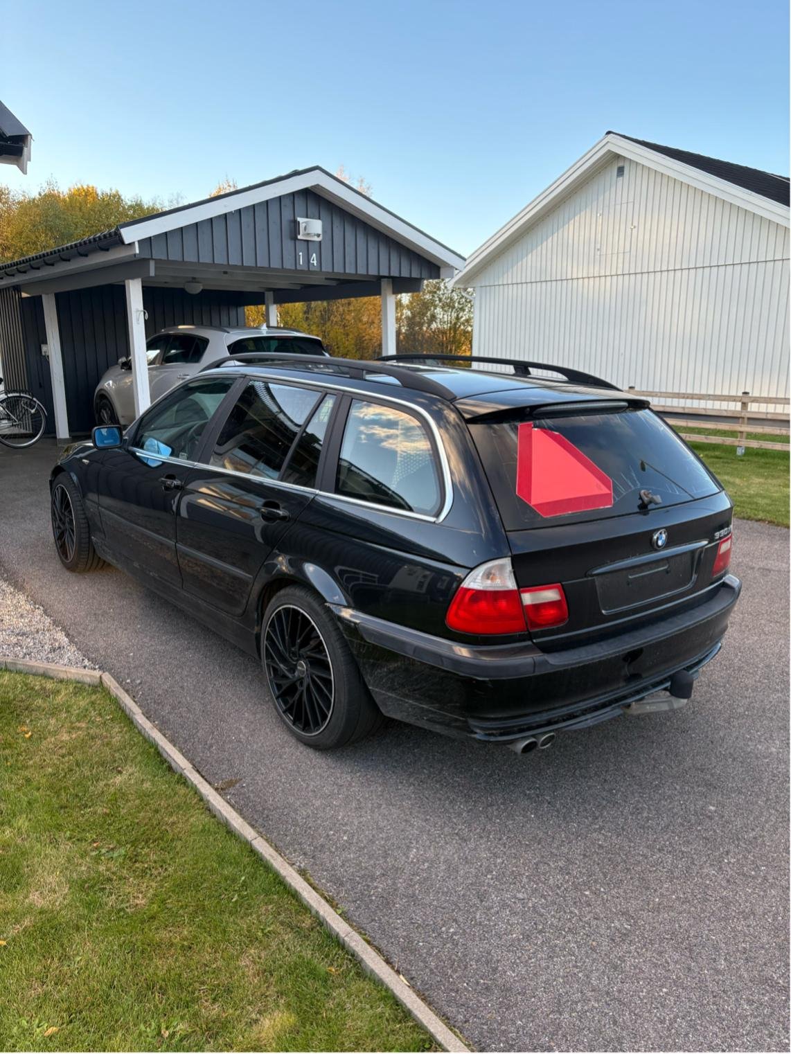 BMW 330xi Touring Automatic, 231hp, 2002