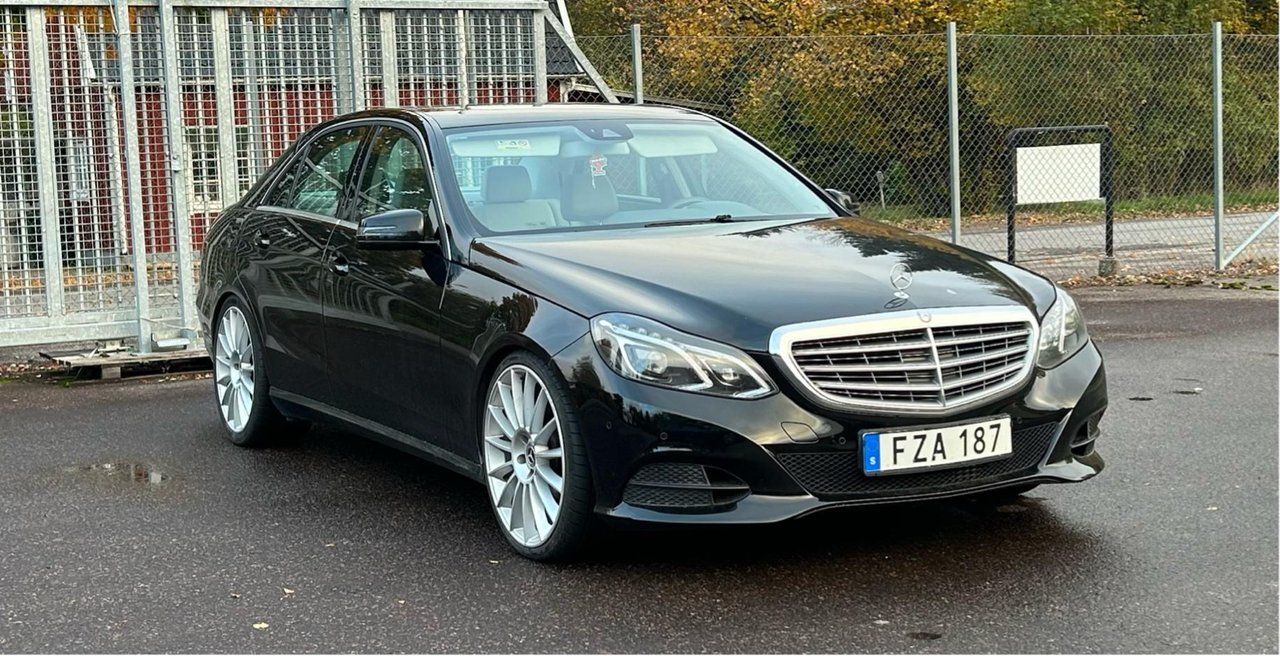 Mercedes-Benz E 220 CDI BlueE...