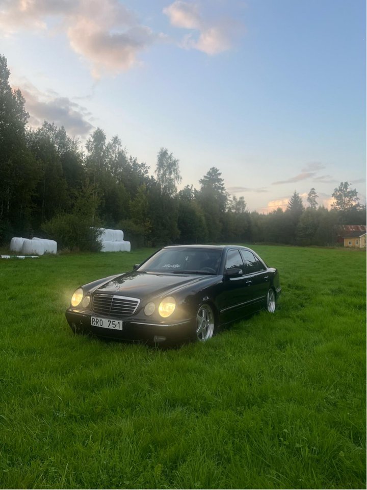 Mercedes-Benz E 320 CDI Automatic, 197hp, 2000