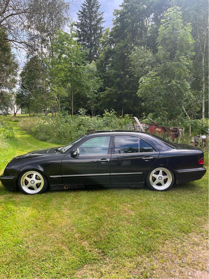 Mercedes-Benz E 320 CDI Automatic, 197hp, 2000