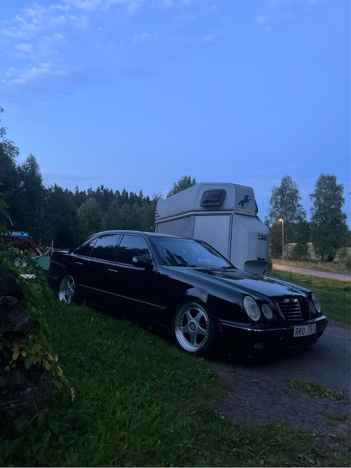 Mercedes-Benz E 320 CDI Automatic, 197hp, 2000