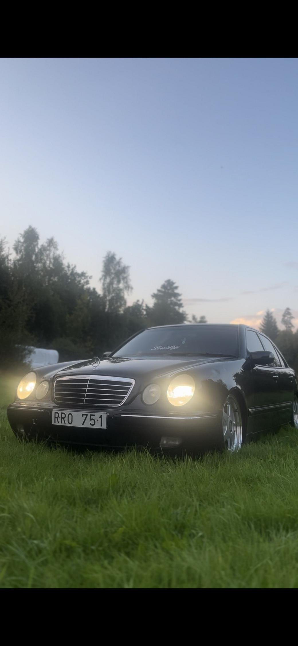 Mercedes-Benz E 320 CDI Automatic, 197hp, 2000