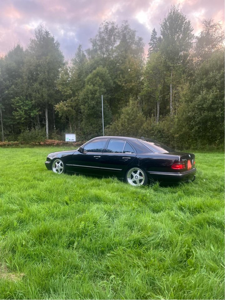 Mercedes-Benz E 320 CDI Automatic, 197hp, 2000