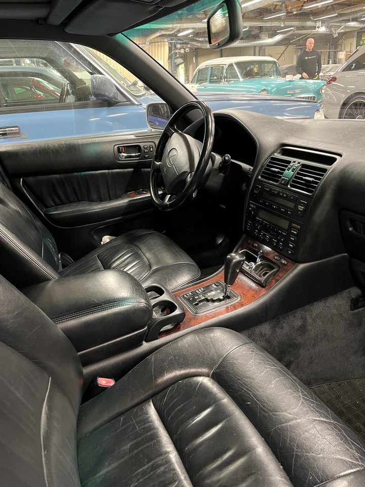 Lexus LS 400 4.0 V8 Automatic, 264hp, 1995