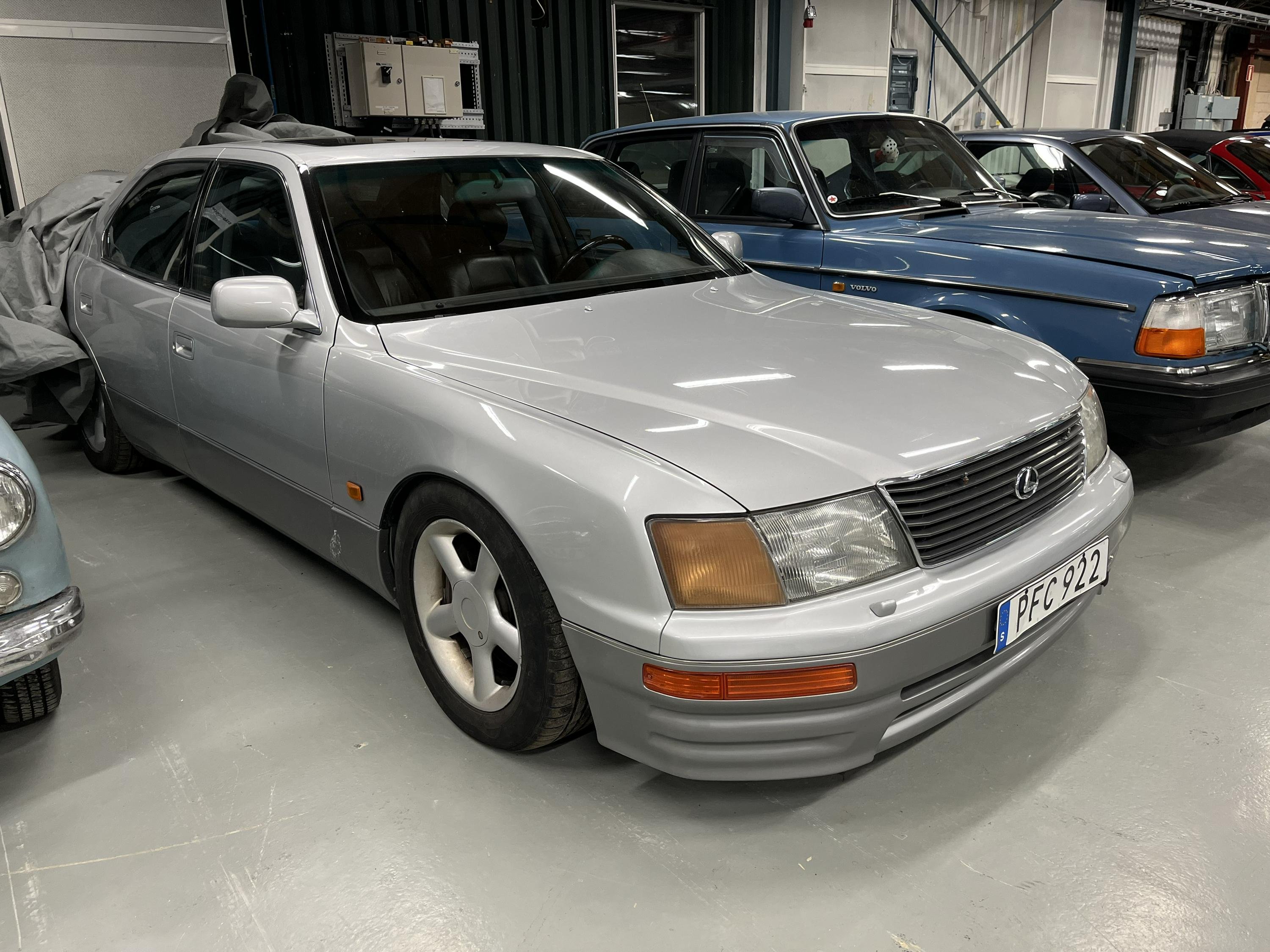 Lexus LS 400 4.0 V8 Automatic, 264hp, 1995