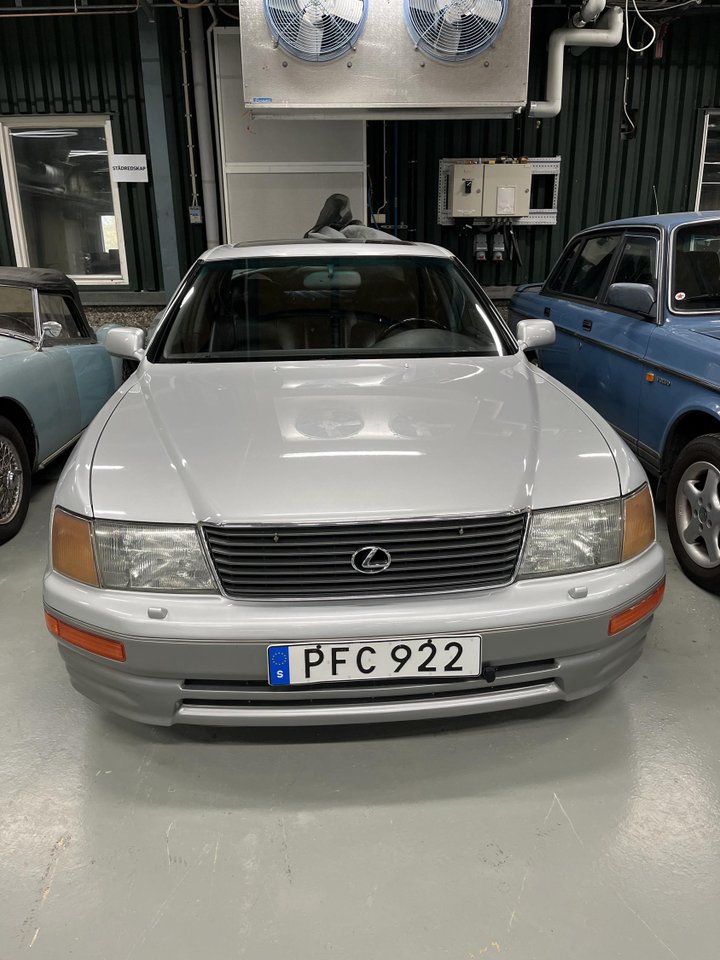 Lexus LS 400 4.0 V8 Automatic, 264hp, 1995