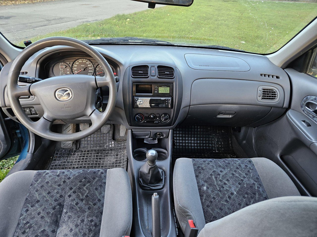 Mazda 323F 1.5 Manuell, 88hk, 2000