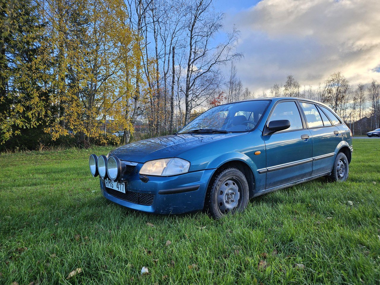 Mazda 323F 1.5 Manuell, 88hk, 2000