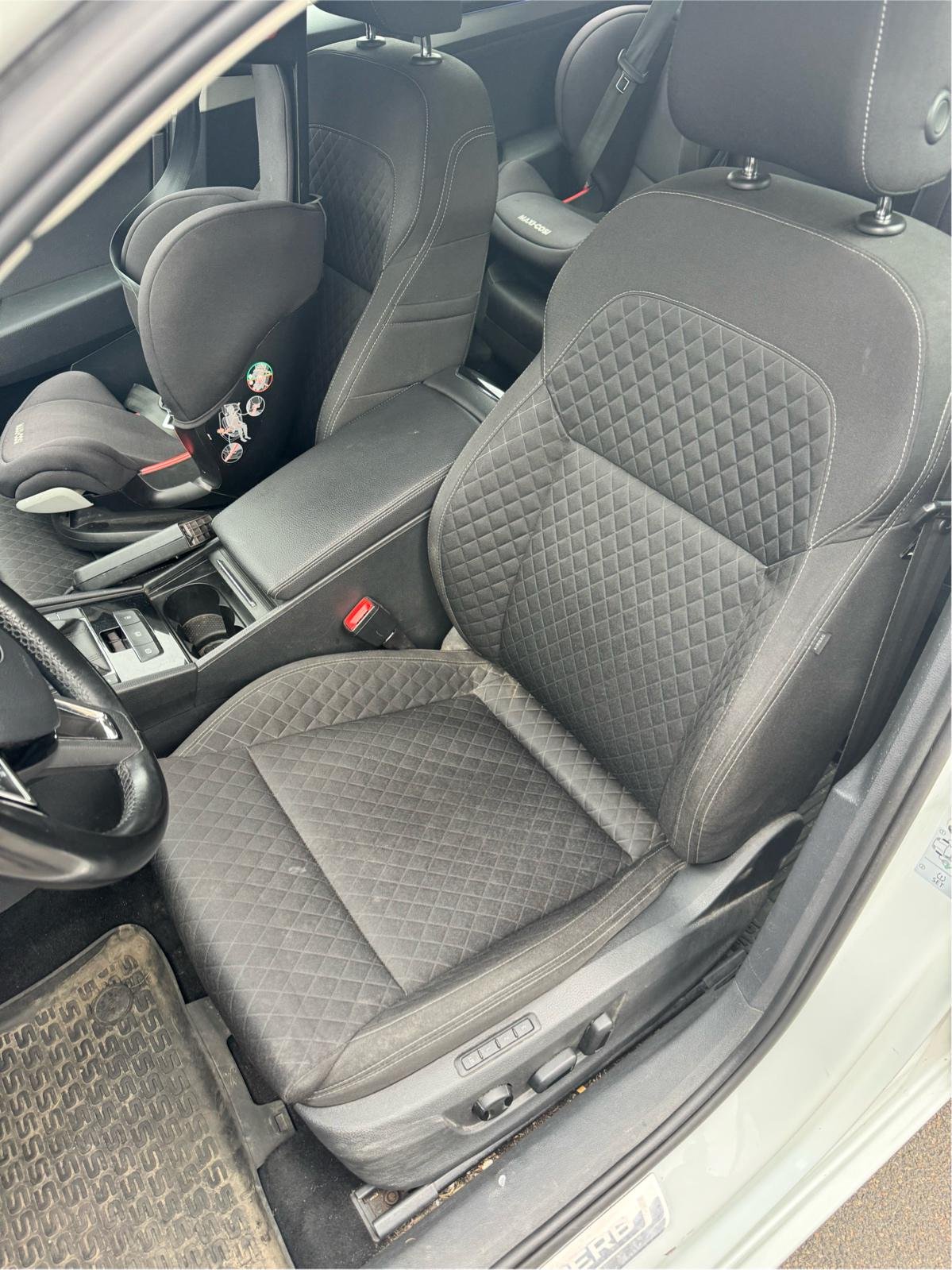 Škoda Superb Stasjonsvogn 2.0 TDI 4x4 SCR Manuell, 6-trinn, 150hk, 2016