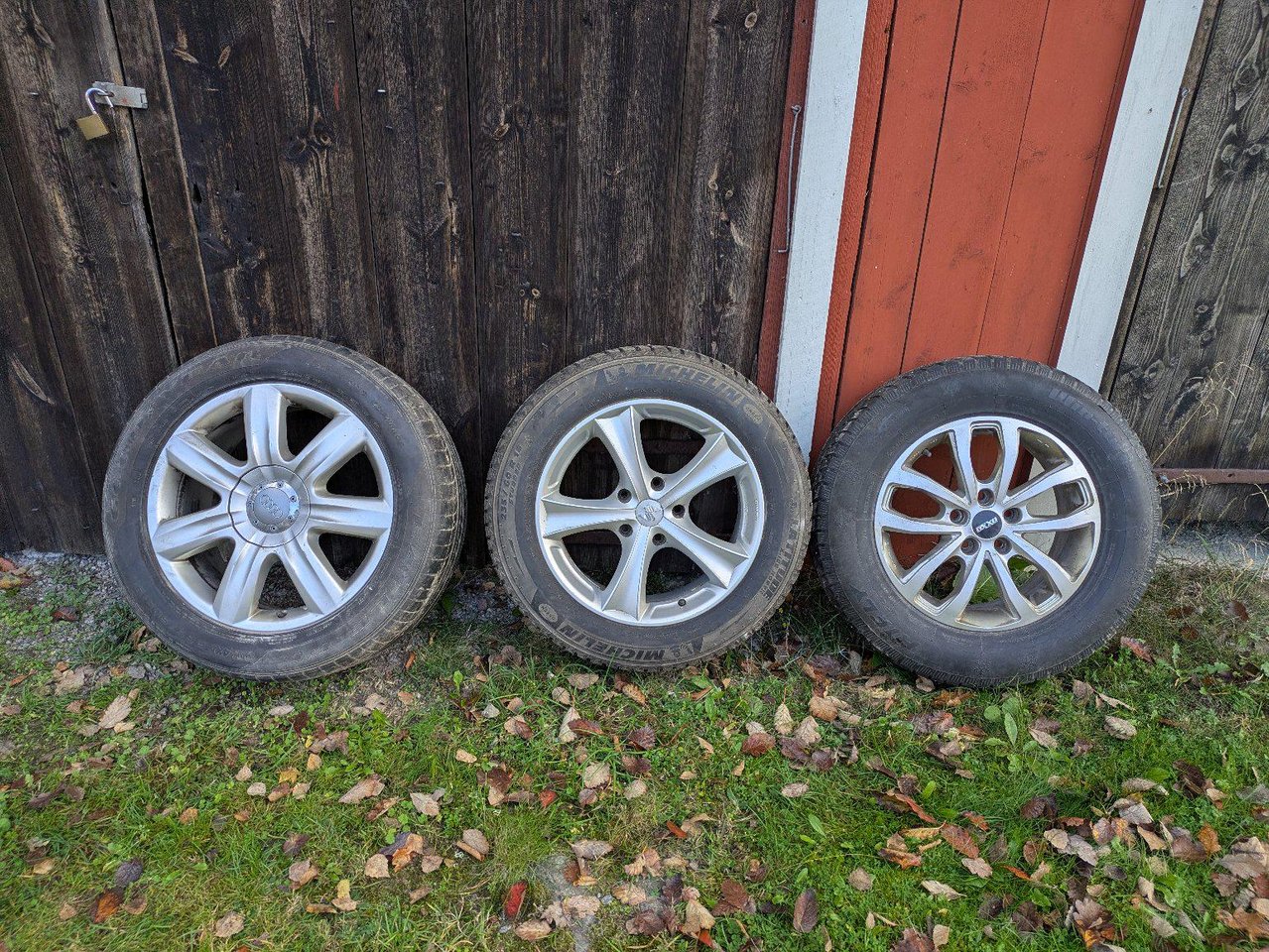 Garagerensning, däck med fälgar