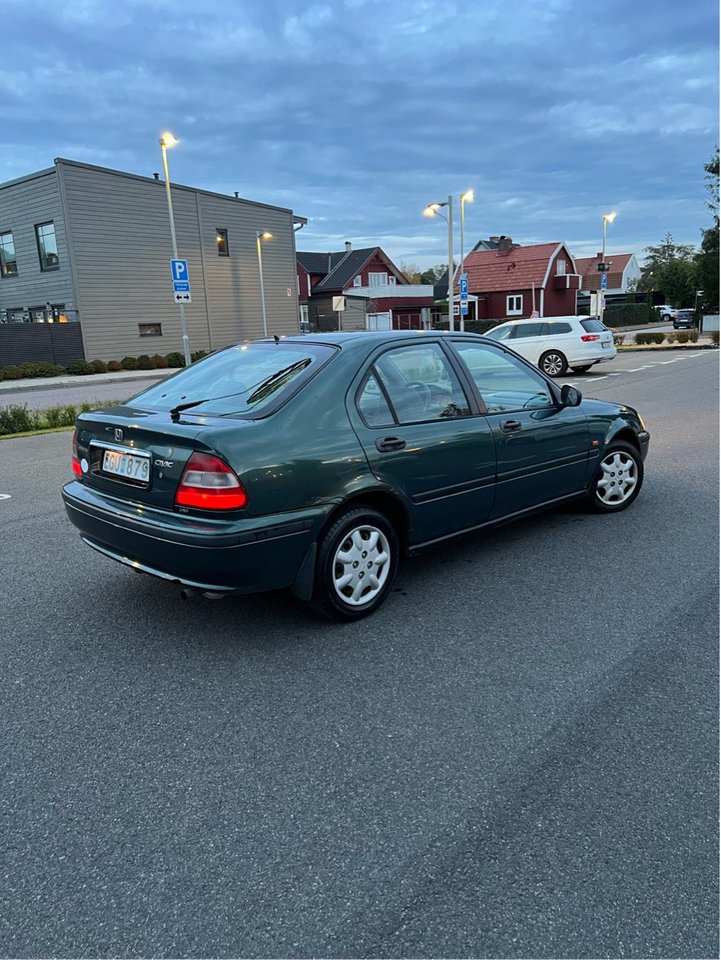 Honda Civic 5-door 1.5 Manual, 115hp, 1998