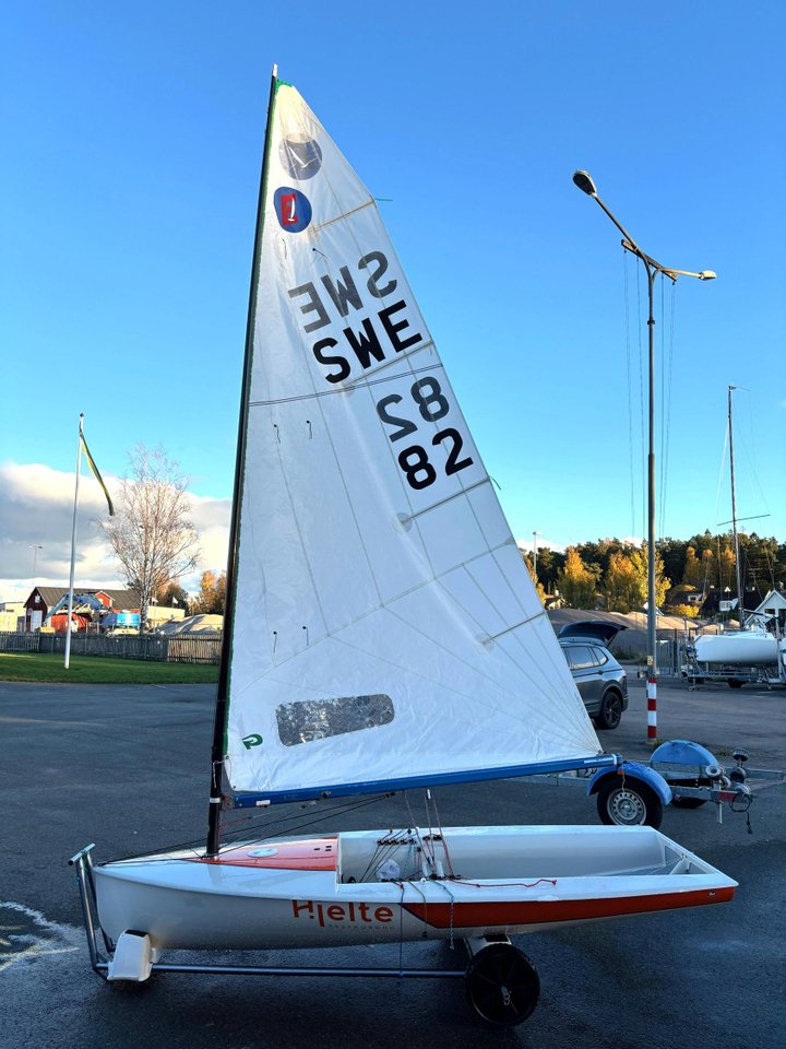 Tävlingsklar E-jolle