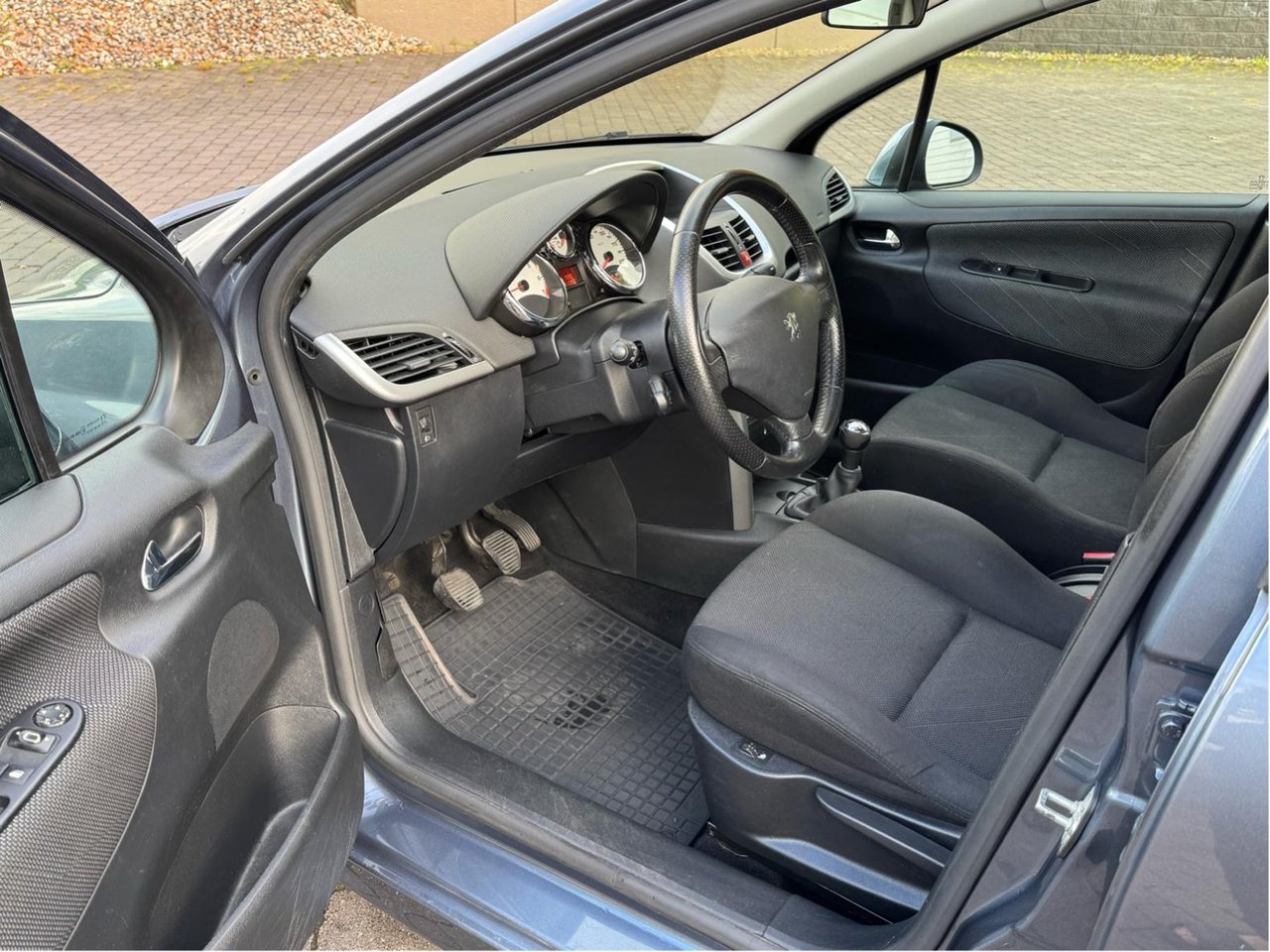 Peugeot 207 5-door 1.6 VTi Manual, 120hp, 2007