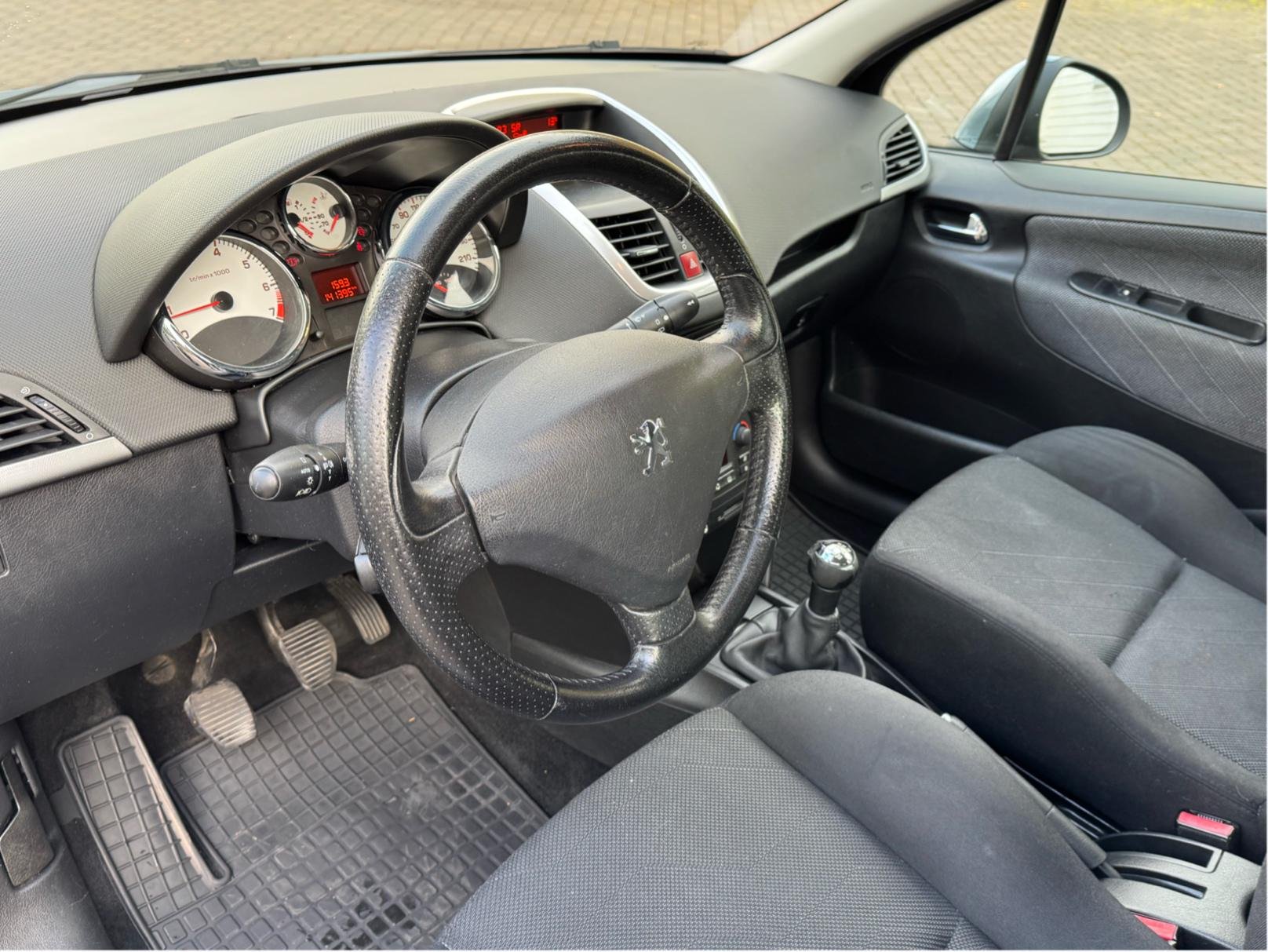 Peugeot 207 5-door 1.6 VTi Manual, 120hp, 2007