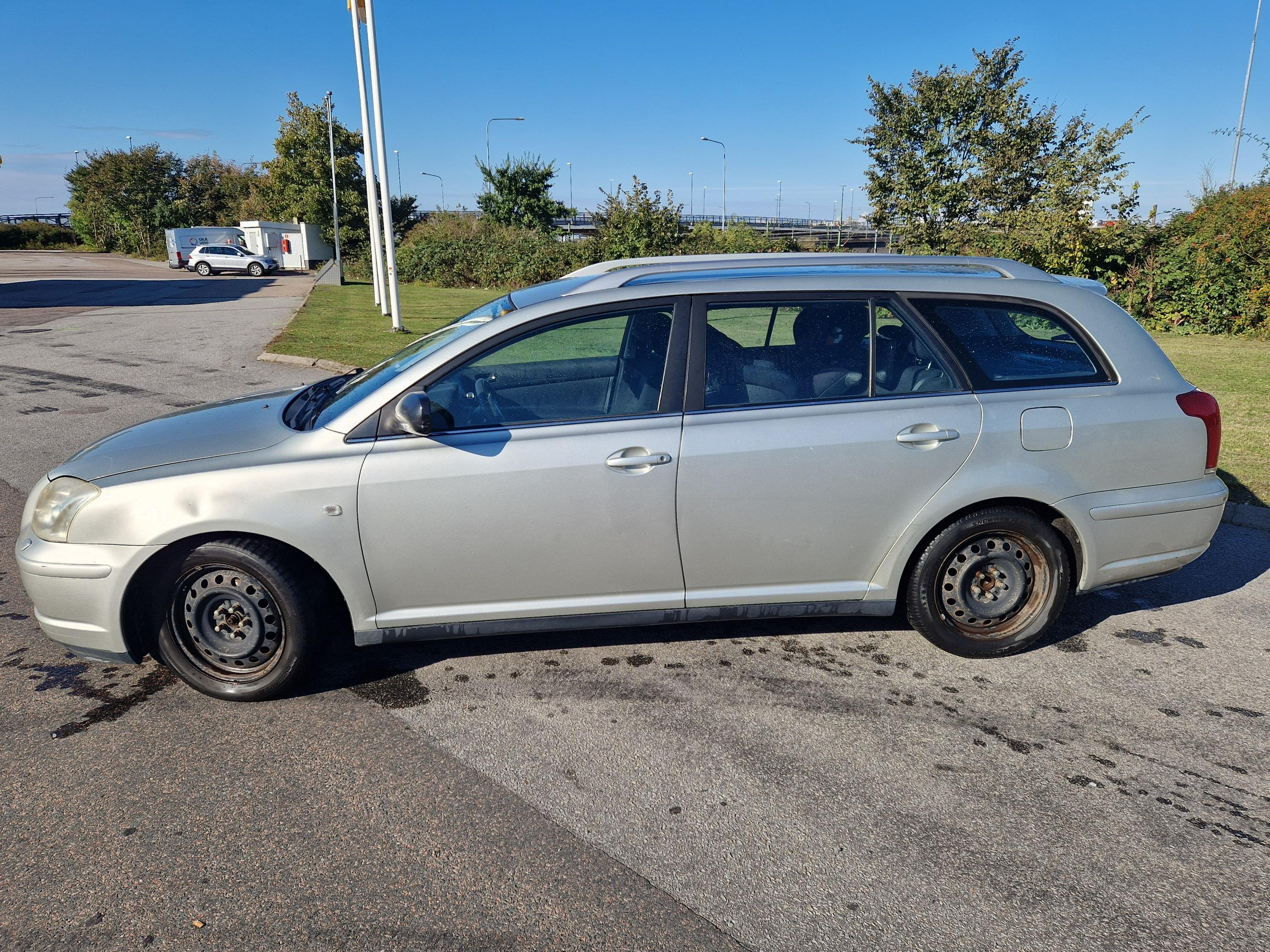 Toyota Avensis Combi 1.8 VVT-i Manual, 129hp, 2005