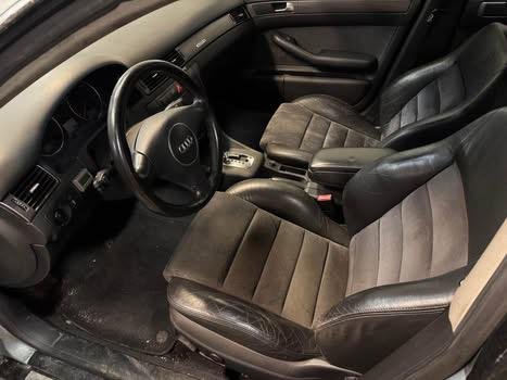 Audi A6C5 skin inredning